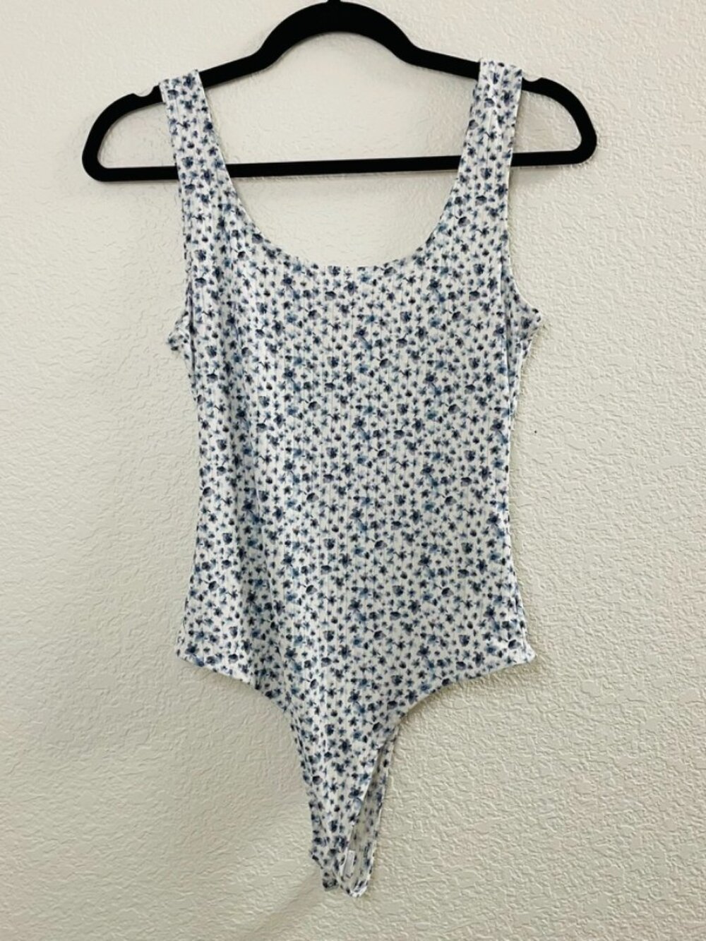 White Blue Floral Tank Top Stretchy Bodysuit | Medium
